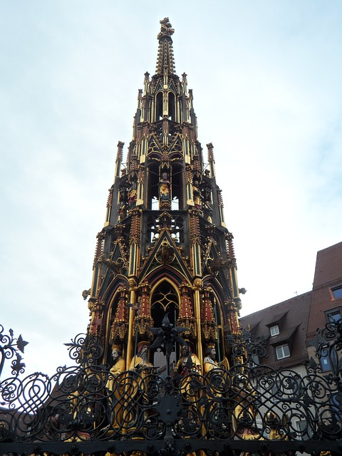 Schöner Brunnen in Nuremberg, Germany