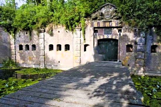 Fort Rijnauwen in Utrecht, Netherlands
